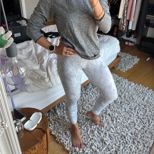 Lululemon White Patterned Leggings - Lined